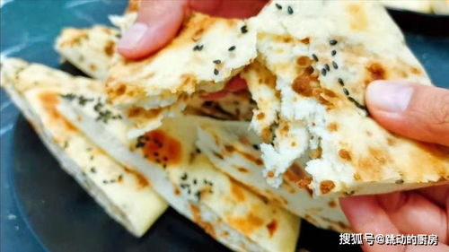 紅糖麻醬餅的正確做法,2分鐘學(xué)會(huì),酥香宣軟,大人孩子都愛吃