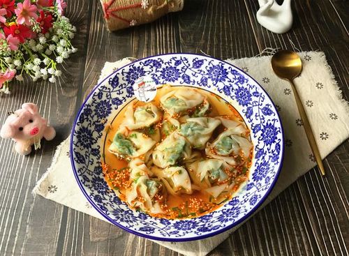 半袋野菜一塊肉,做菜肉餛飩,皮簿餡足清香味美,一口一個真過癮